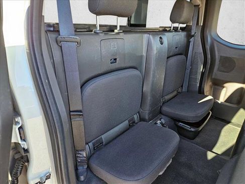 Used 2021 Nissan Frontier SV image 21