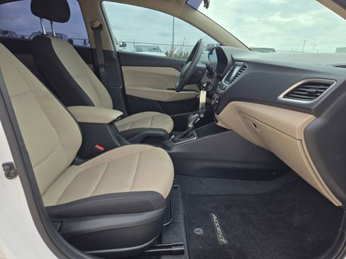 Used 2022 Hyundai Accent SEL FWD image 25