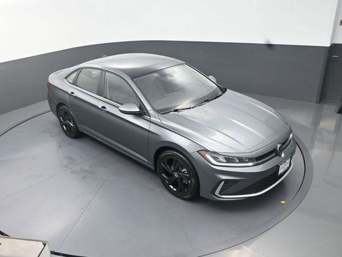 New 2026 Volkswagen Jetta SE FWD image 13