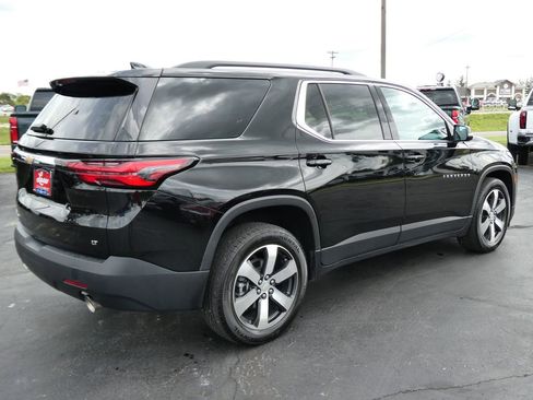 Used 2023 Chevrolet Traverse LT w/ LT Premium Package AWD/4WD image 5