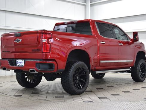 Used 2024 Chevrolet Silverado 1500 High Country w/ High Country Premium Package AWD/4WD image 8