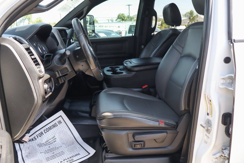 Used 2022 RAM 5500 Tradesman w/ Chrome Appearance Group RWD image 15