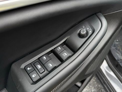 Used 2024 Jeep Grand Cherokee Limited w/ Luxury Tech Group II image 14