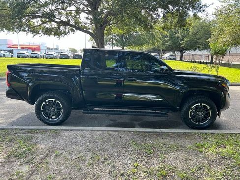 Used 2025 Toyota Tacoma SR5 RWD image 7