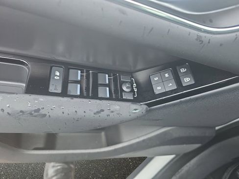 Certified 2025 Land Rover Range Rover Velar Dynamic SE AWD/4WD image 31