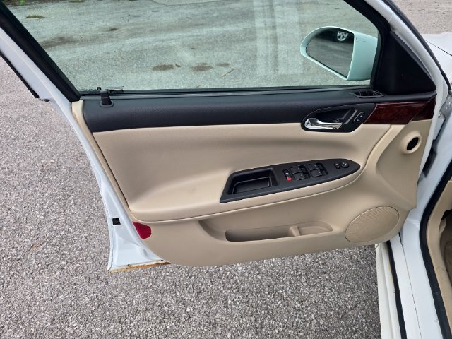 Used 2011 Chevrolet Impala LT FWD image 9