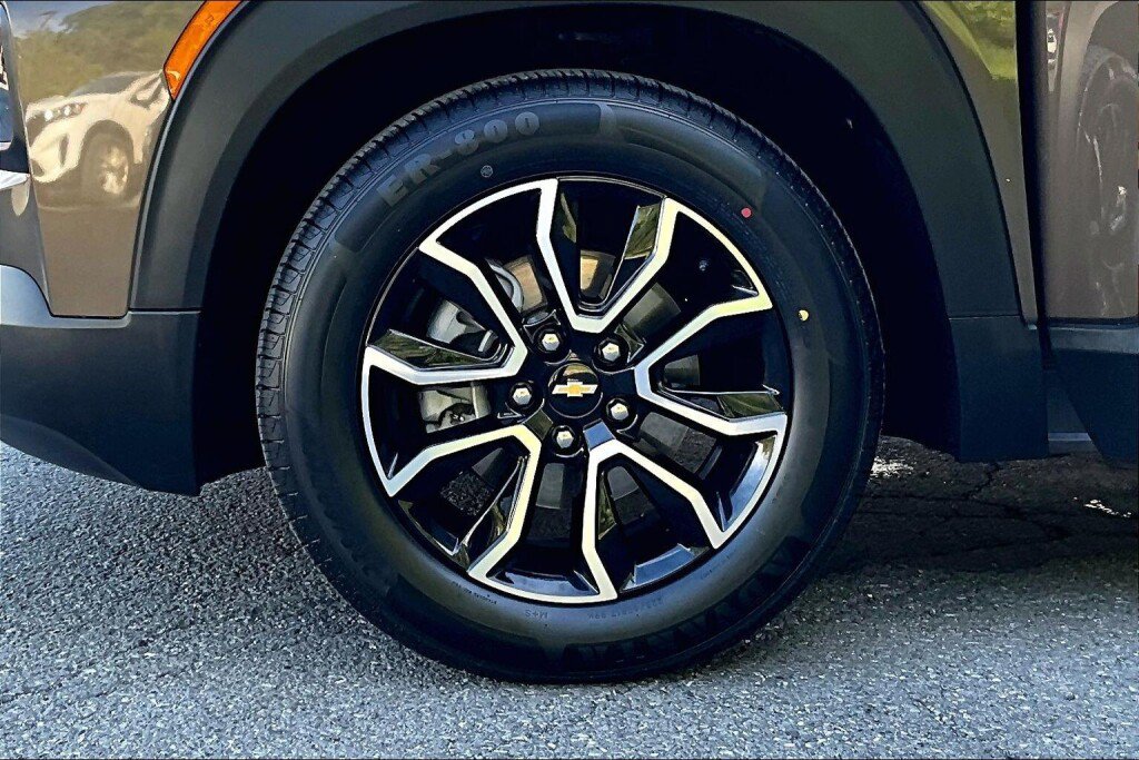 Used 2022 Chevrolet TrailBlazer ACTIV w/ Sun and Liftgate Package FWD image 17