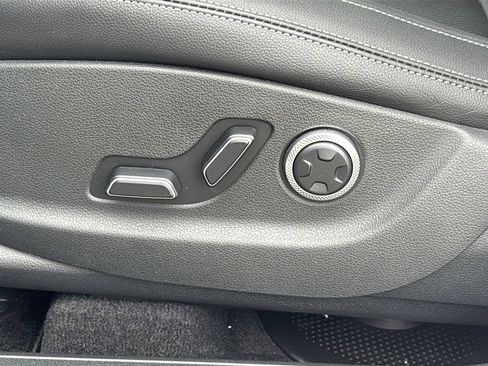 Certified 2026 Genesis GV70 2.5T AWD/4WD image 15