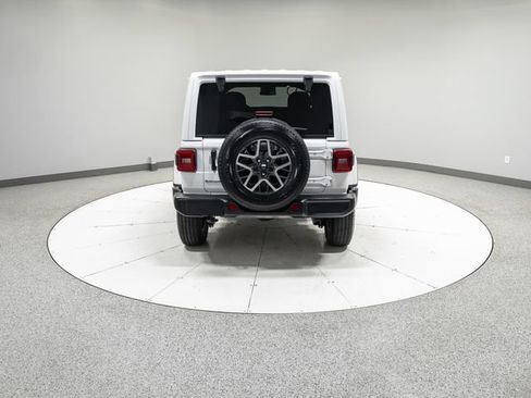 Used 2025 Jeep Wrangler Unlimited Sahara AWD/4WD image 30