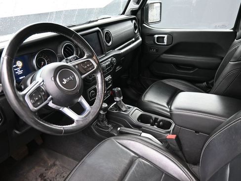Used 2020 Jeep Wrangler Unlimited Sahara image 22
