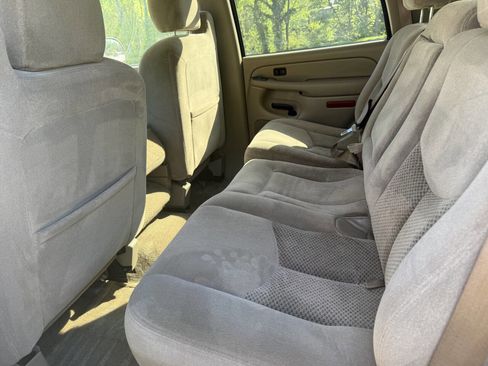 Used 2004 Chevrolet Tahoe LS w/ Cargo Package RWD image 24