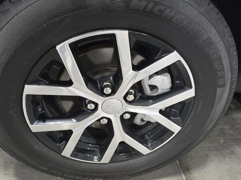 Used 2024 Jeep Grand Cherokee Limited image 34