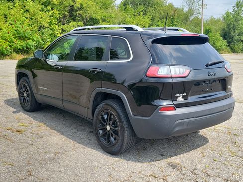 Used 2019 Jeep Cherokee Latitude w/ Cold Weather Group AWD/4WD image 7