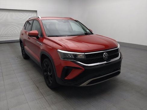 Used 2023 Volkswagen Taos SE w/ Black Wheel Package FWD image 13