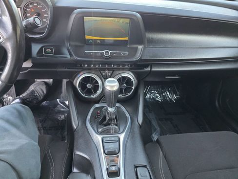 Used 2016 Chevrolet Camaro LT image 10