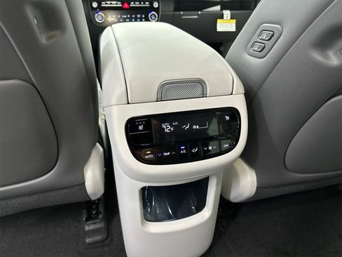 New 2026 Hyundai Ioniq 9 SEL image 23