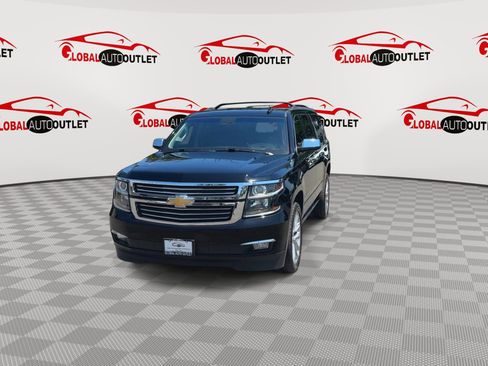 Used 2019 Chevrolet Suburban Premier w/ Premier Plus Edition AWD/4WD image 3