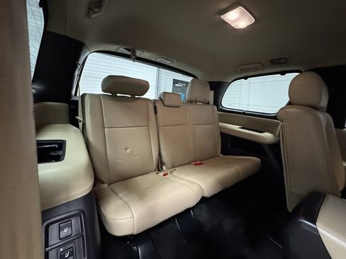 Used 2014 Toyota Sequoia Platinum AWD/4WD image 15