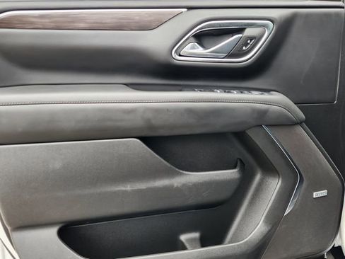 Used 2024 Chevrolet Suburban Z71 w/ Luxury Package image 22