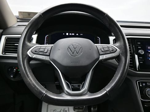 Used 2022 Volkswagen Atlas SEL R-Line AWD/4WD image 16