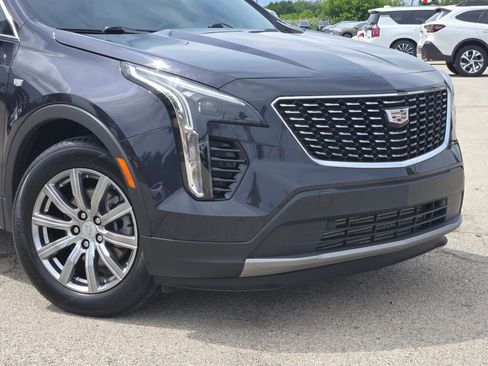 Used 2023 Cadillac XT4 Premium Luxury image 3