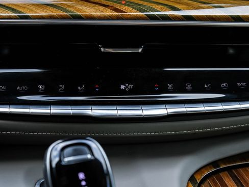Used 2021 Cadillac Escalade Sport Platinum AWD/4WD image 30
