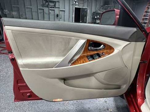 Used 2009 Toyota Camry LE image 3