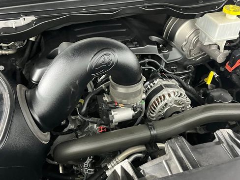 Used 2022 RAM 1500 Limited image 32