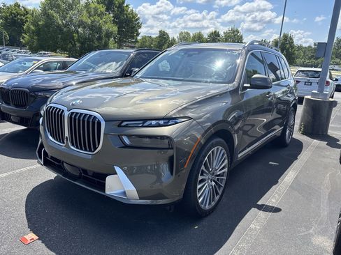 Used 2025 BMW X7 xDrive40i w/ Executive Package AWD/4WD image 12