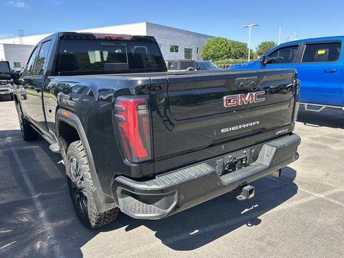 Used 2024 GMC Sierra 2500 AT4 w/ AT4 Premium Plus Package AWD/4WD image 6