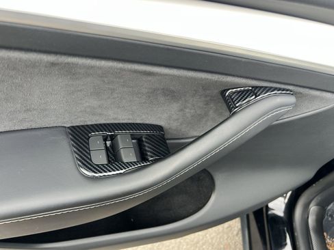 Used 2024 Tesla Model Y Performance image 15