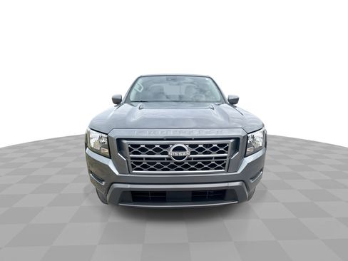 Used 2022 Nissan Frontier SV image 3