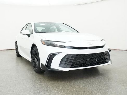 New 2026 Toyota Camry SE image 30