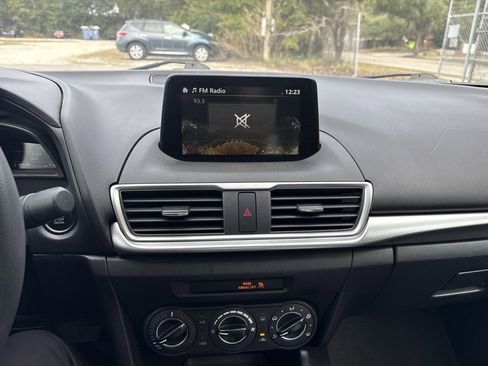 Used 2017 MAZDA MAZDA3 Sport w/ Preferred Equipment Package image 15