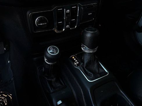 Used 2023 Jeep Wrangler Unlimited Sport AWD/4WD image 18