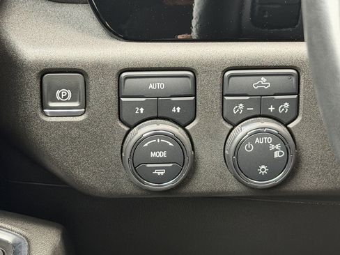 Used 2024 Chevrolet Silverado 1500 LT image 33