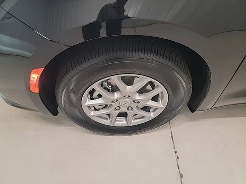 New 2025 Chrysler Pacifica Select image 2