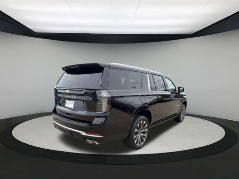 New 2026 Chevrolet Suburban High Country AWD/4WD image 6