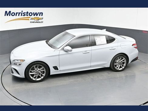 Used 2022 Genesis G70 2.0T image 1