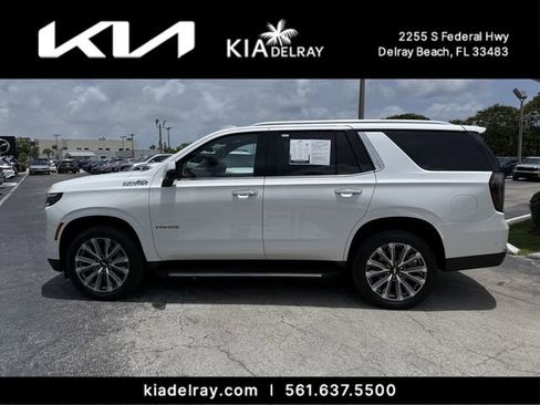 Used 2025 Chevrolet Tahoe High Country RWD image 3