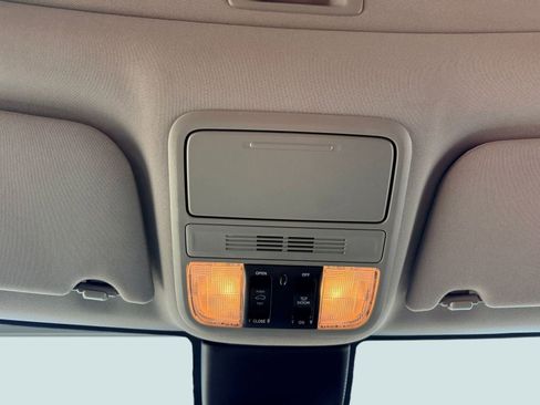 Used 2024 Honda Odyssey EX-L image 13