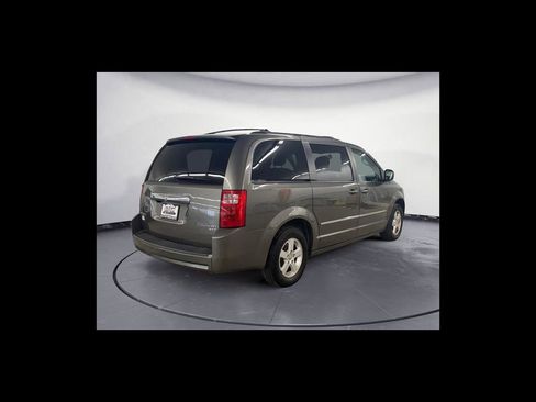 Used 2010 Dodge Grand Caravan SXT w/ Entertainment Group 2 FWD image 6