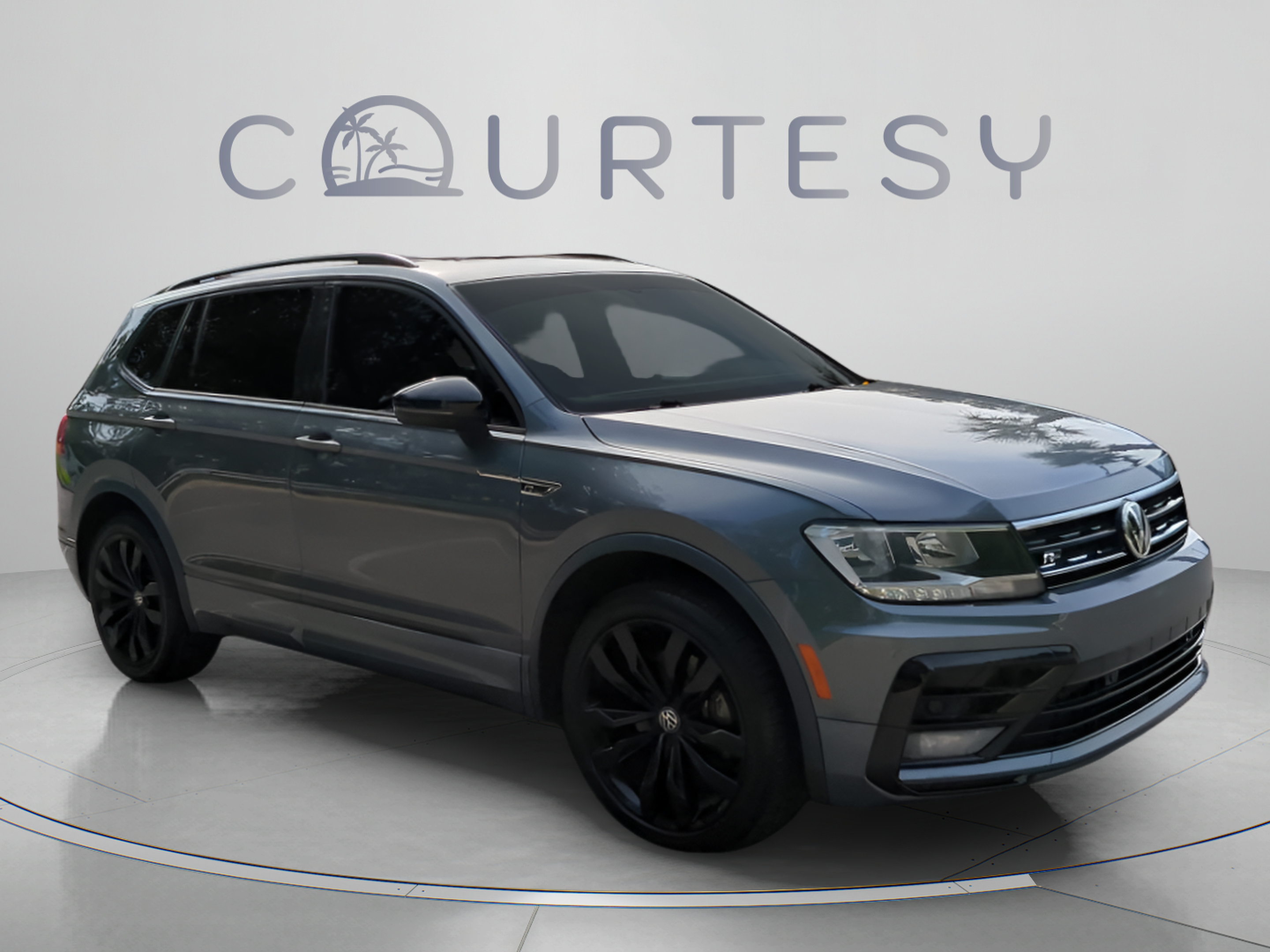 Used 2020 Volkswagen Tiguan SE R-Line FWD image 9