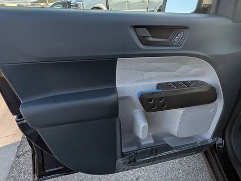 New 2026 Ford Maverick XLT w/ XLT Luxury Package FWD image 19