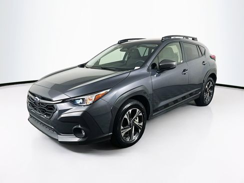Used 2025 Subaru Crosstrek 2.0i Premium image 3