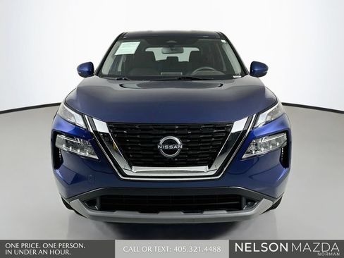 Used 2023 Nissan Rogue SV FWD image 2