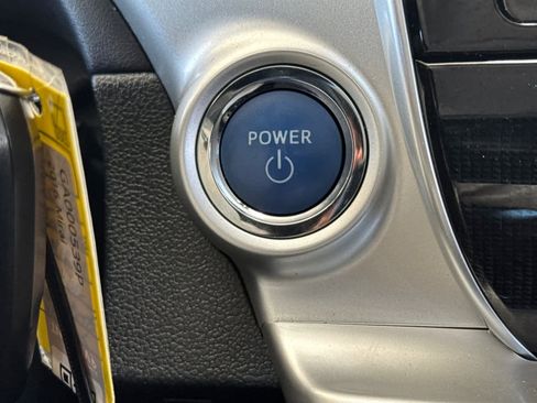 Used 2016 Toyota Mirai FWD image 23