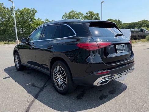Used 2024 Mercedes-Benz GLC 300 4MATIC image 4