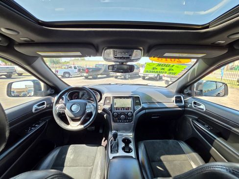 Used 2018 Jeep Grand Cherokee Altitude image 2