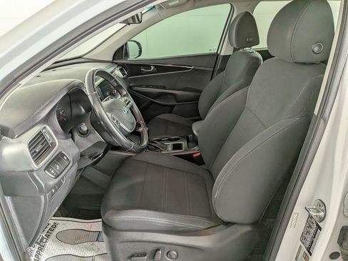 Used 2020 Kia Sorento S image 16